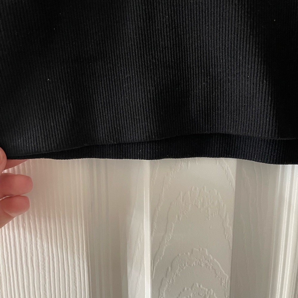 OFFLINE By Aerie Sidewalk Seamless Cropped Athletic Shortsleeve Black T-Shirt - Picture 7 of 14